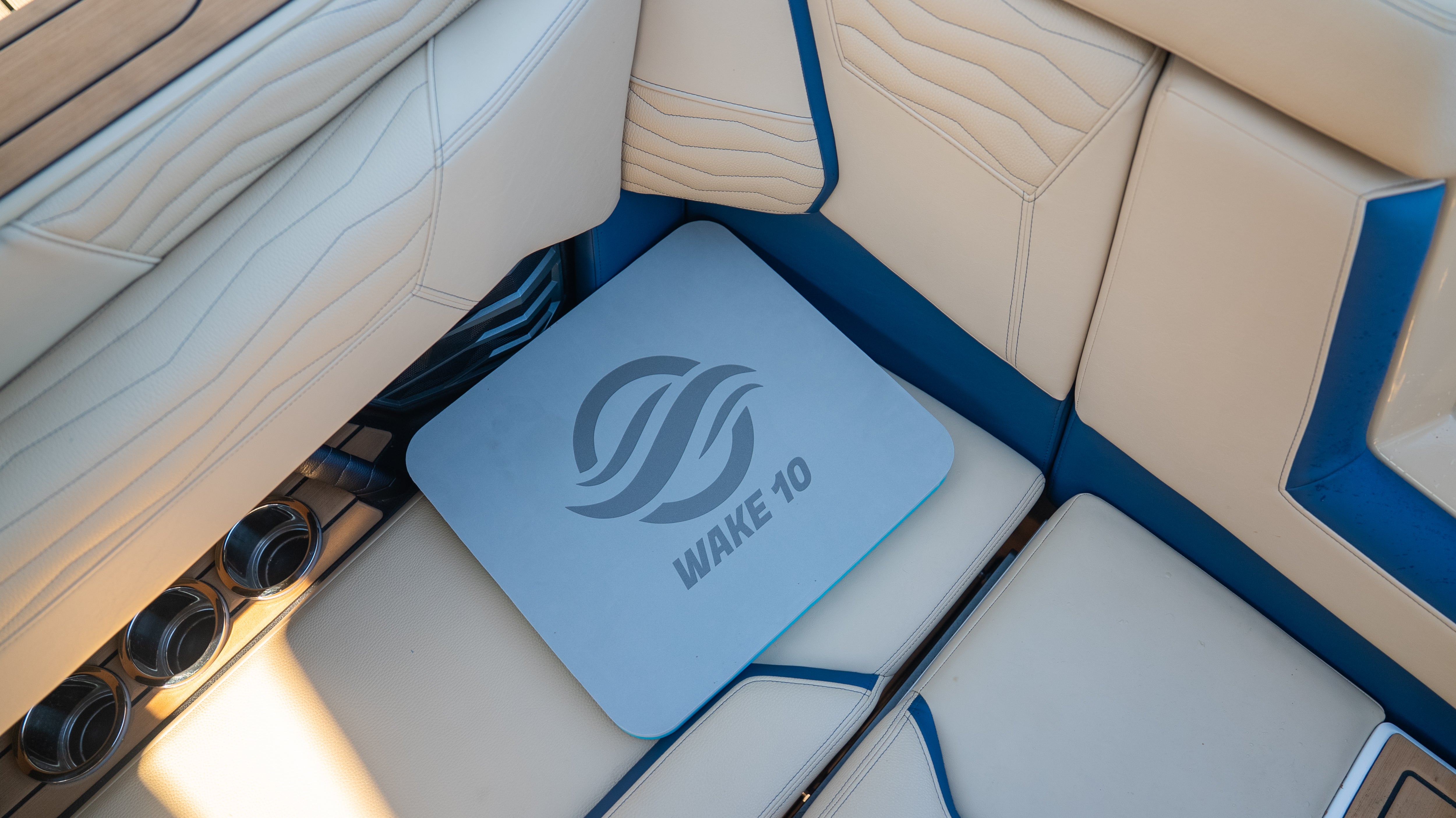 WAKE 10 Step Mat - Waterproof Boat Seat Protector - Prevent Rips in Marine Upholstery and Cushions